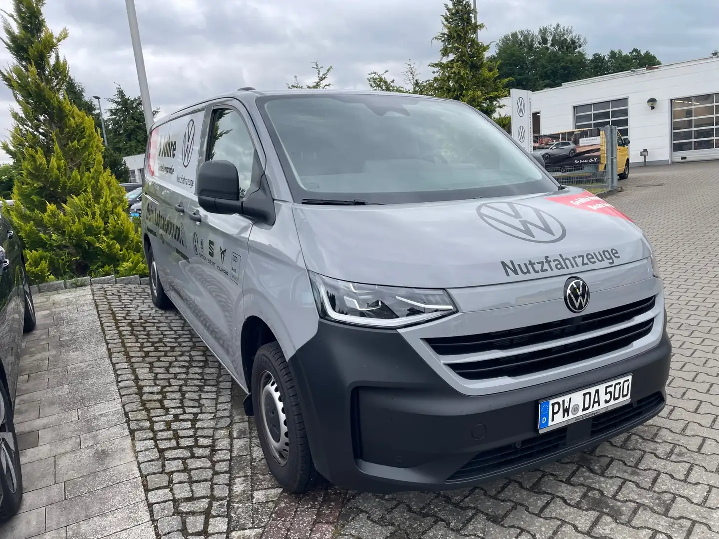 Volkswagen T7 Transporter 2.0 TDI Kastenwagen LR Серый - 2