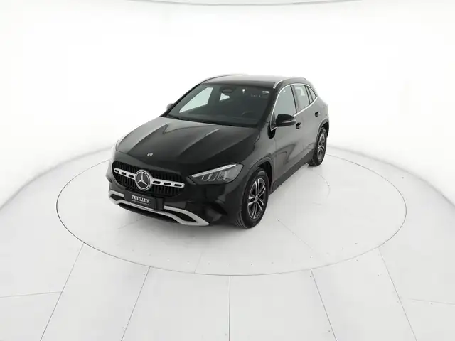 Mercedes-Benz GLA 180 180 advanced auto