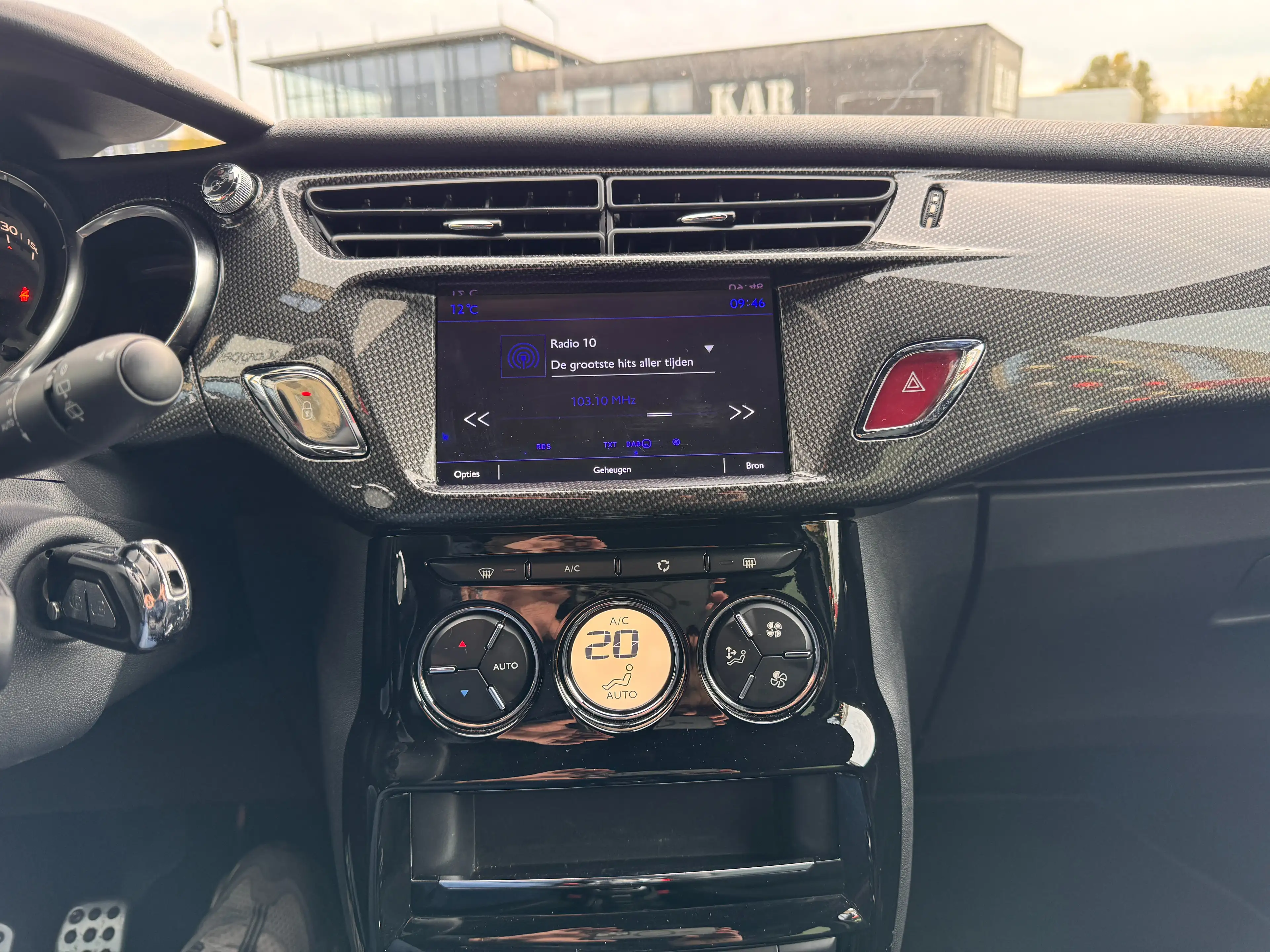 DS Automobiles DS 3 1.2 PureTech Business — photo 9