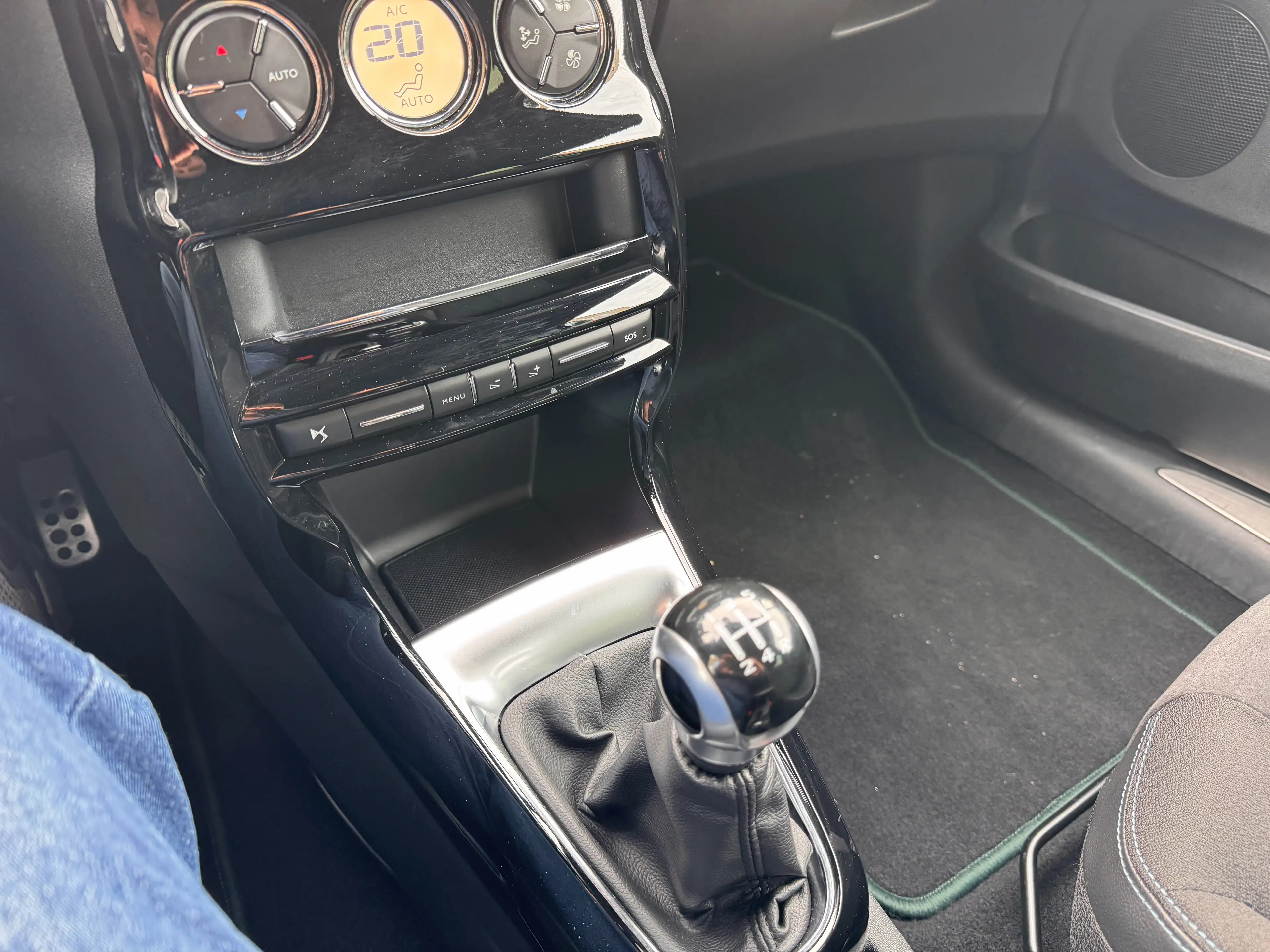 DS Automobiles DS 3 1.2 PureTech Business — photo 10