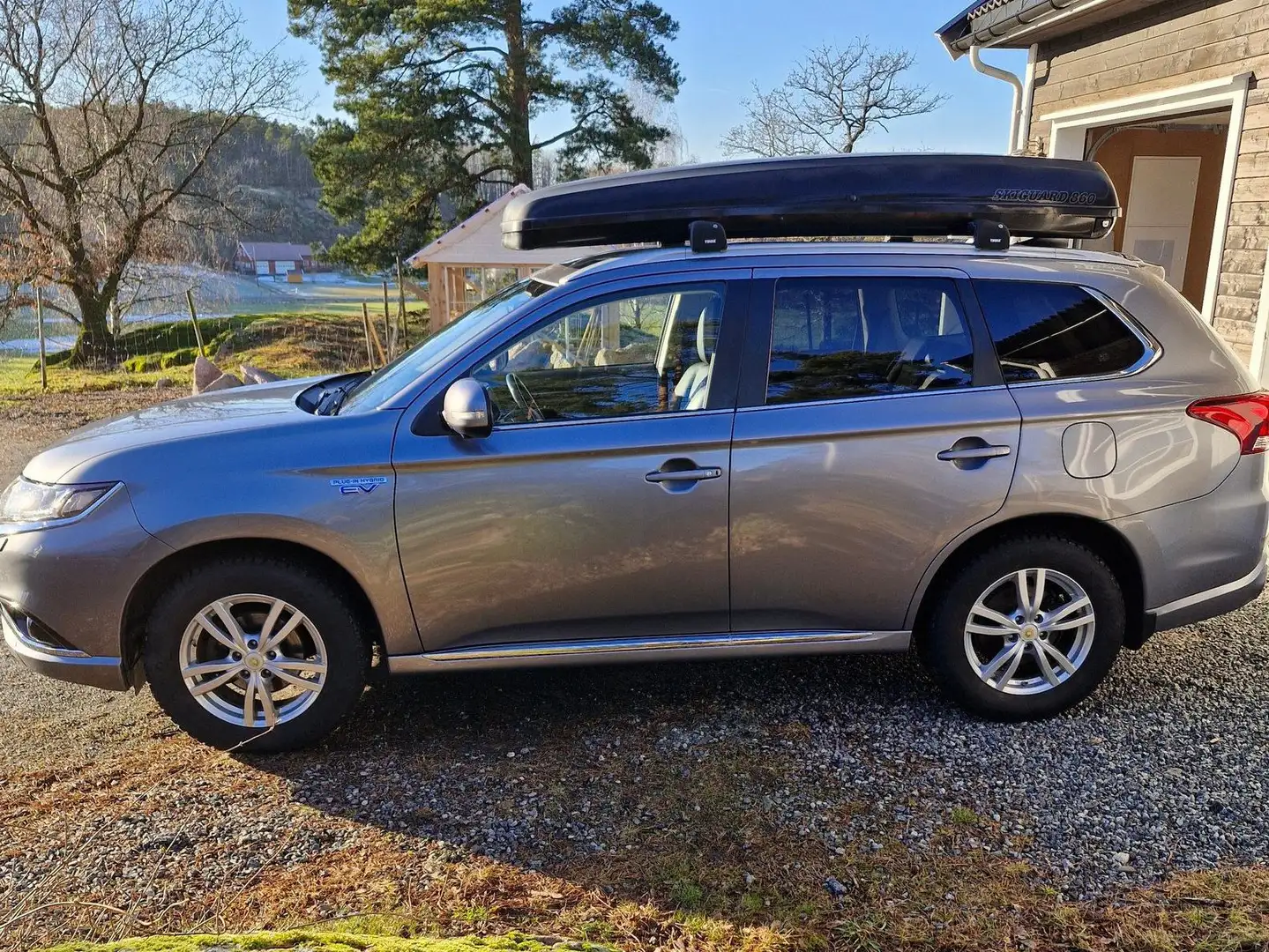 Mitsubishi Outlander Outlander 2.0 4WD Plug-In Hybrid Grau - 2