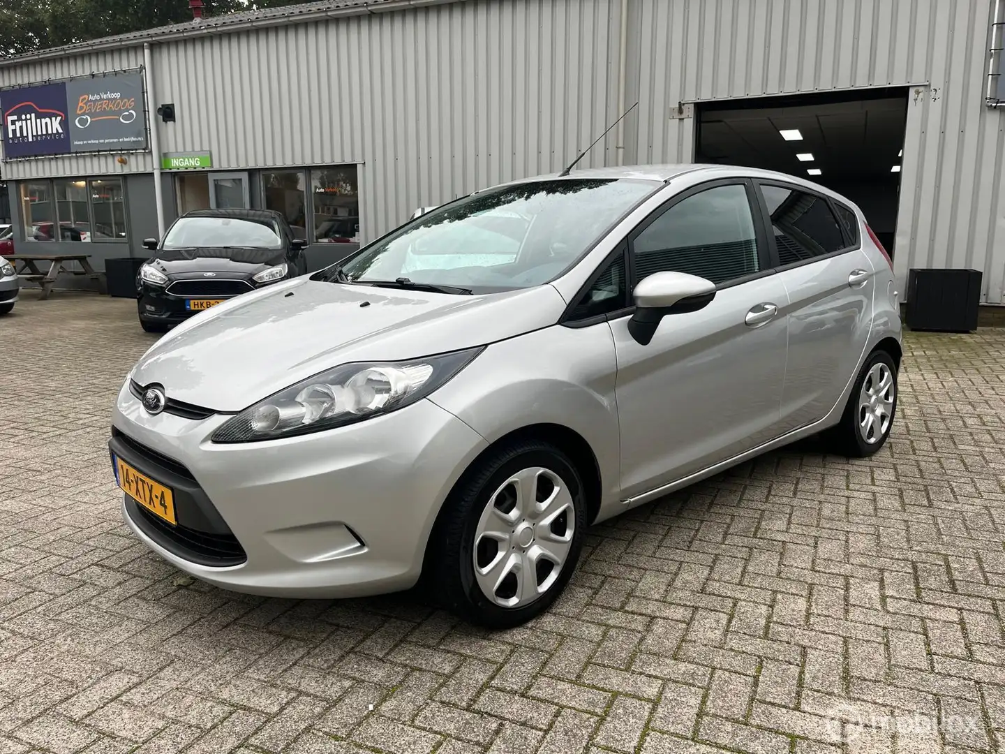 Ford Fiesta 1.4 Titanium LPG Grau - 1
