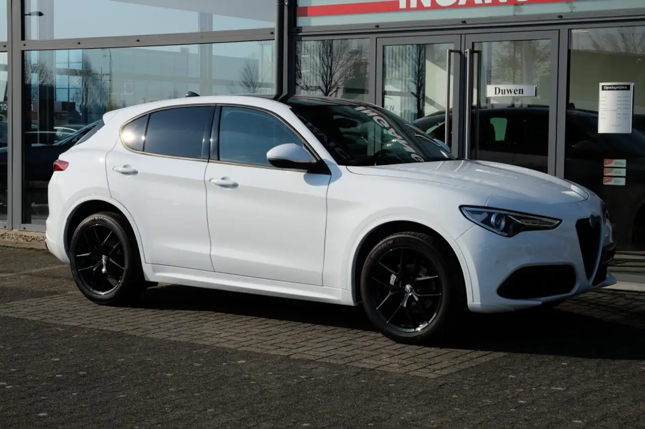 Alfa Romeo Stelvio 2022