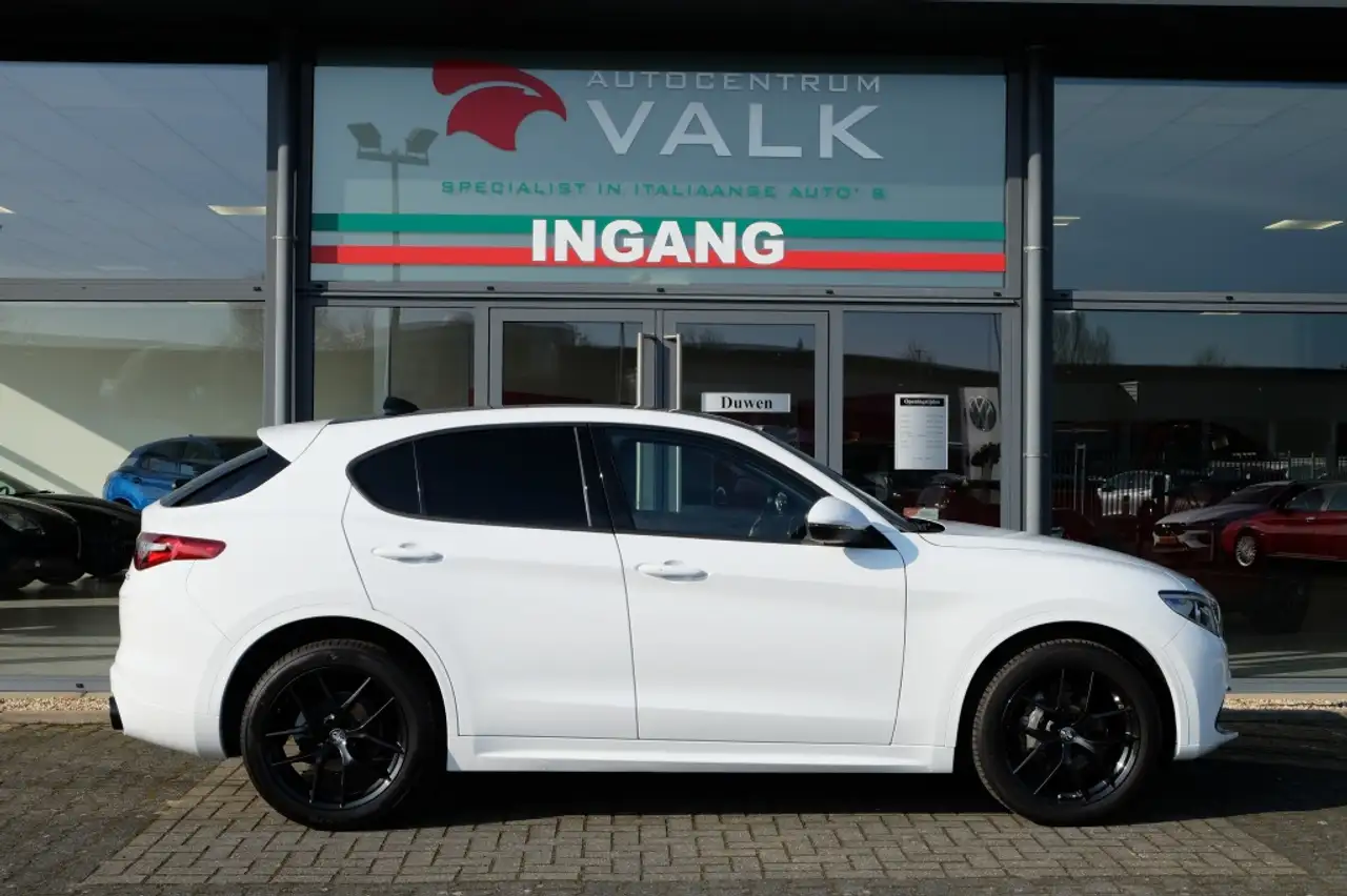 Alfa Romeo Stelvio 2022