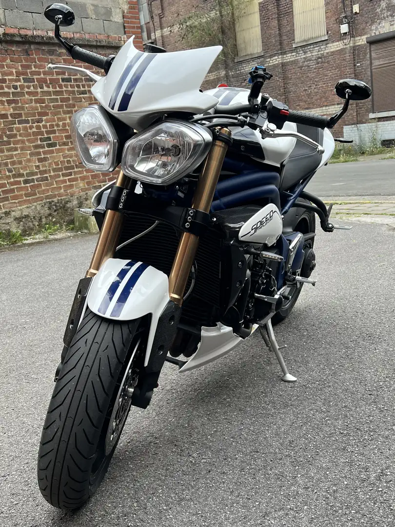 Triumph Speed Triple 1050 edition special cadre bleu - 2