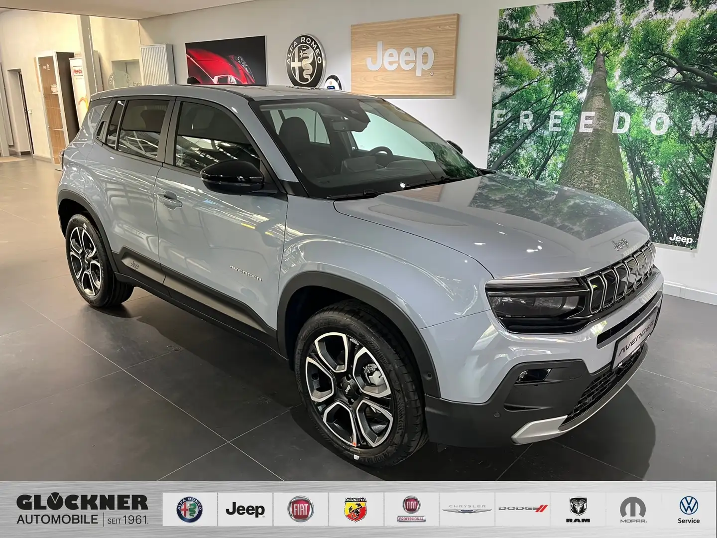 Jeep Avenger e-Hybrid Summit 1.2l MHEV Grijs - 1