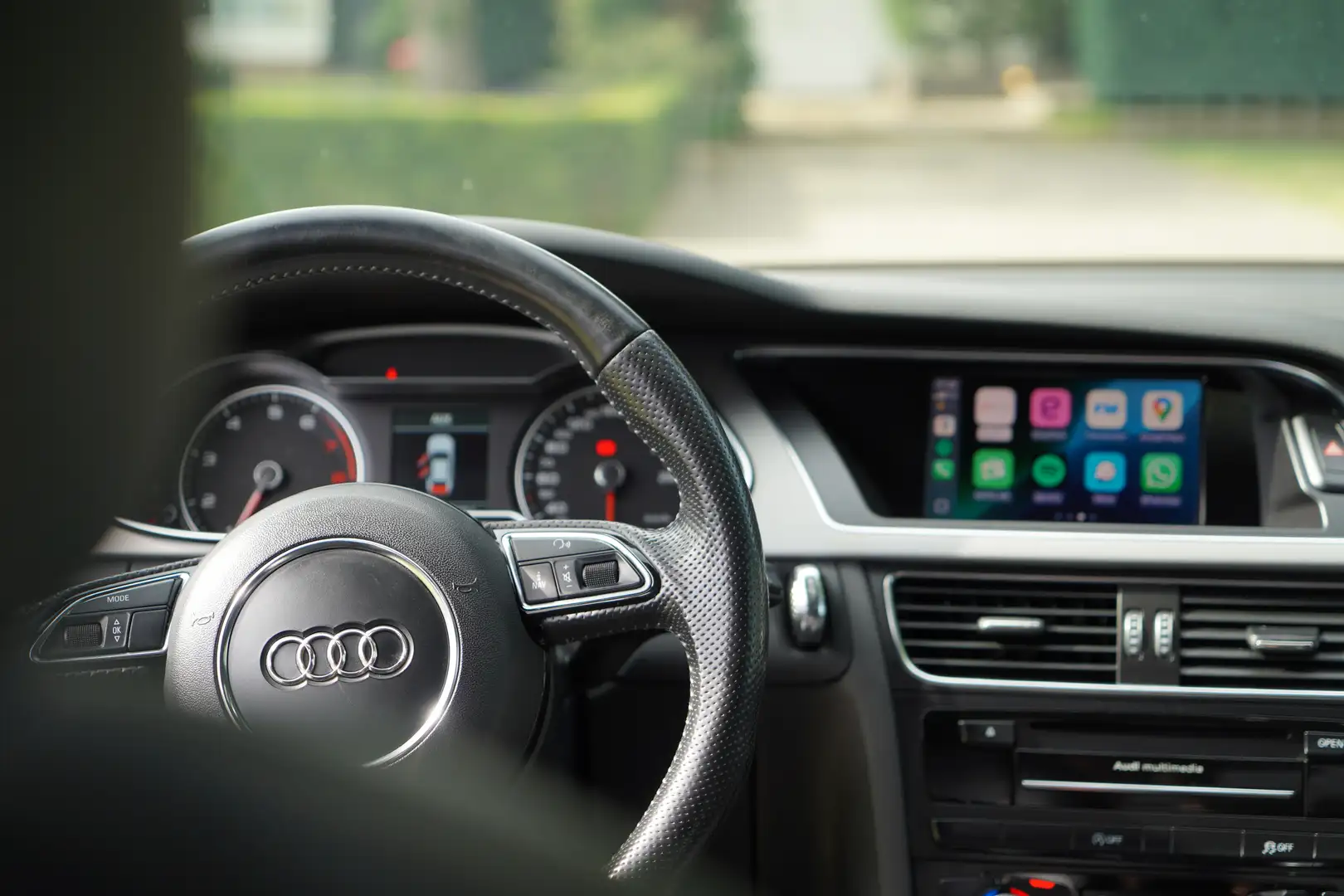 Audi A4 1.8 TFSI S-Line ext en int - Carplay Blauw - 2