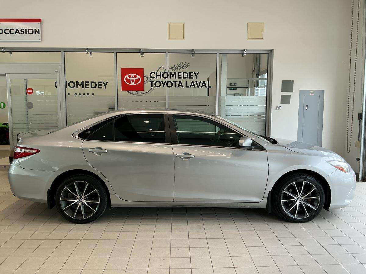 2017 Toyota Camry XSE I4 Berline 2.5L 178hp 6vit FWD 5pl Toit Cuir/S — снимка 1