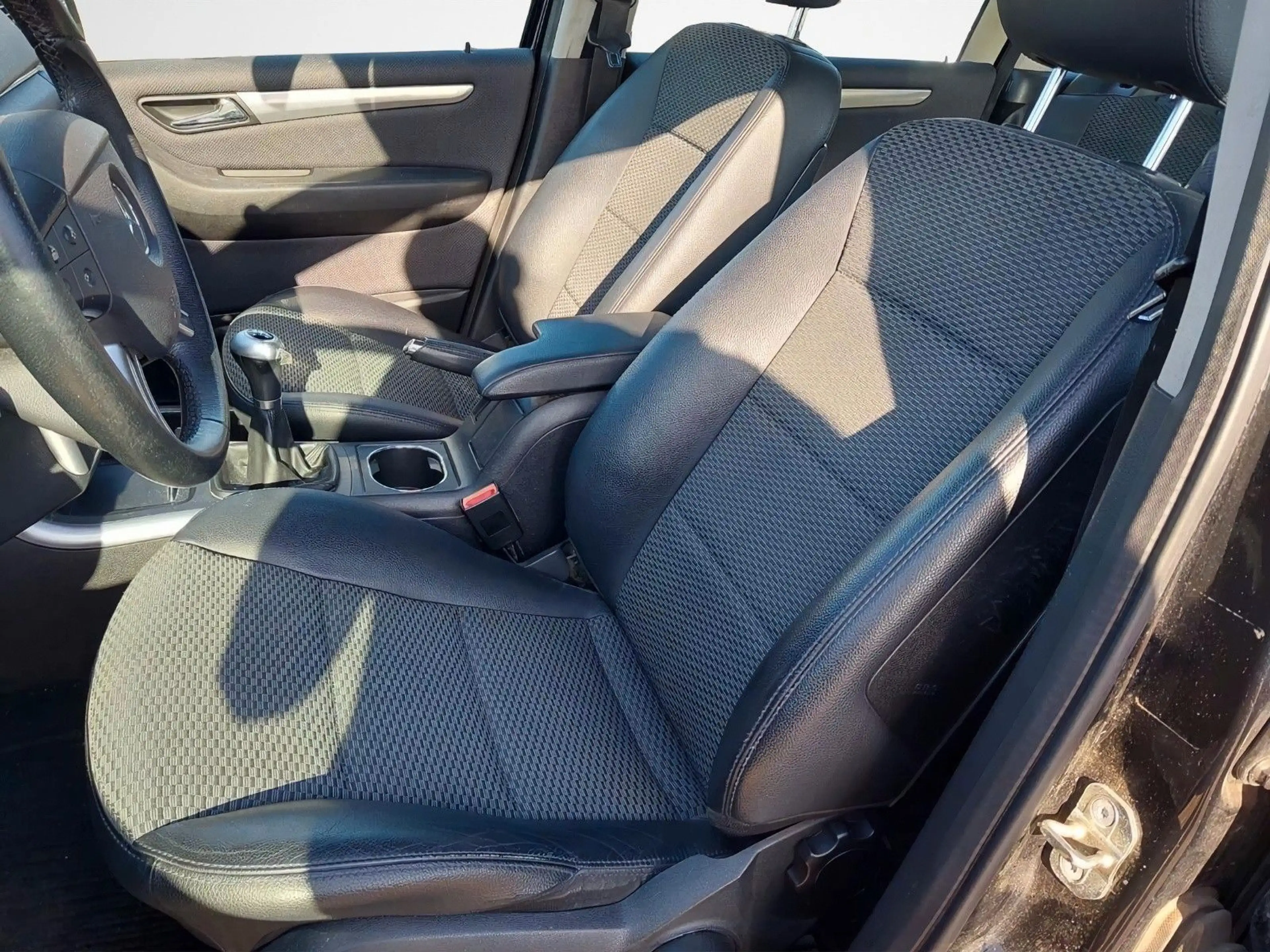 Mercedes-Benz B 160 *SPORT-PAKET*KLIMA*PDC*TEILLEDER* — photo 10