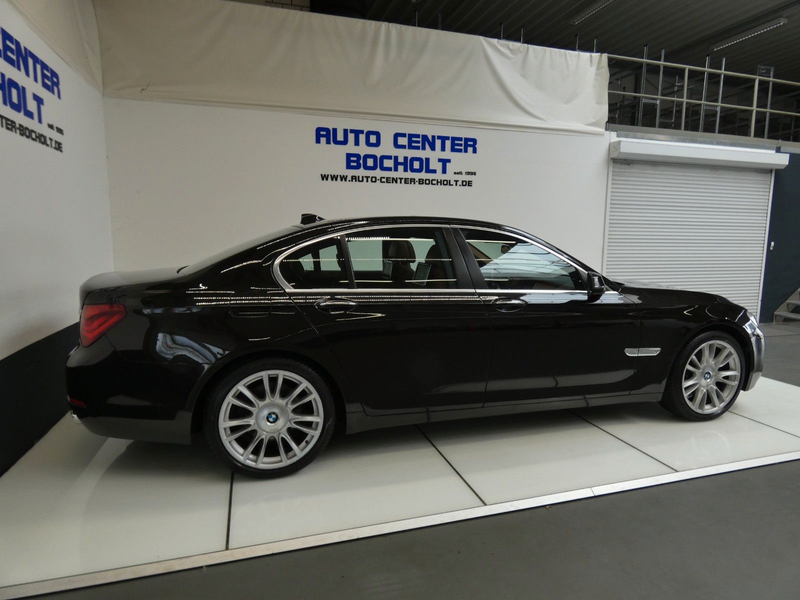 BMW 740 d xDrive*Individual*HUD*GSD*Entertainment — photo 7