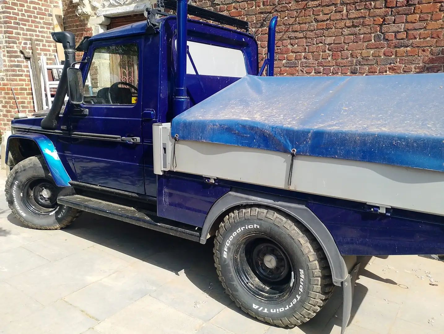 Mercedes-Benz G 300 Pickup Bleu - 2