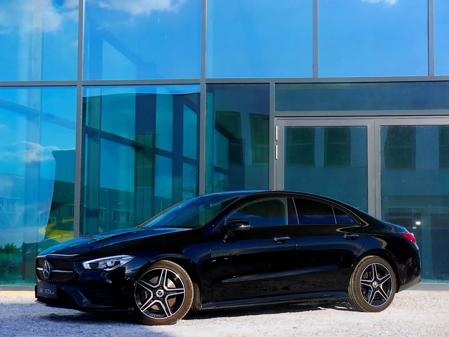 Mercedes-Benz CLA 200 Coupé AMG-LINE Schwarz - 1