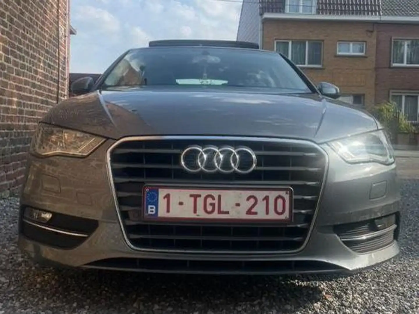 Audi A3 A3 Sportback CNG 1.4 TFSI Ambiente Grijs - 2