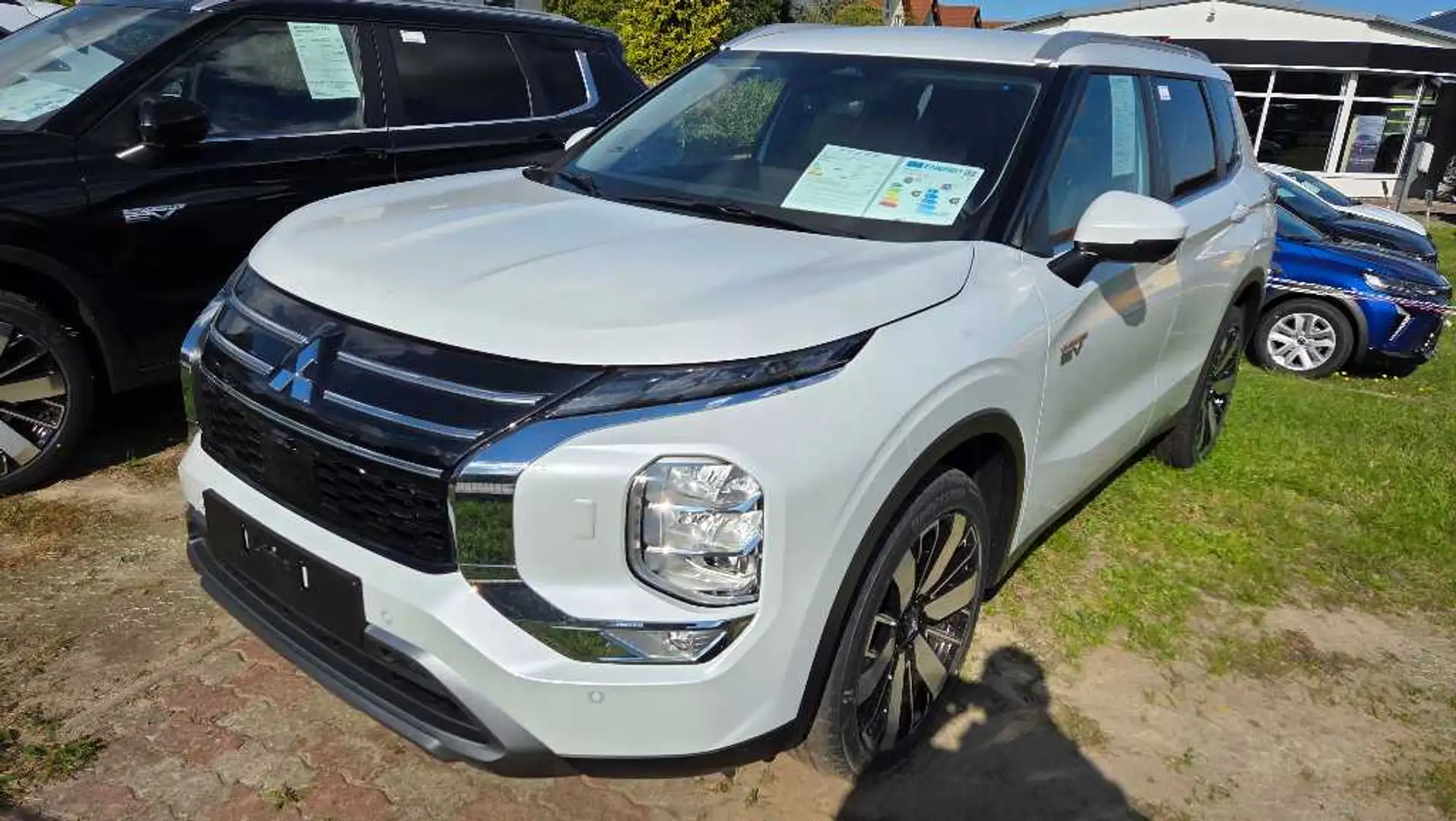 Mitsubishi Outlander 2.4L PHEV Intro Edition Weiß - 2