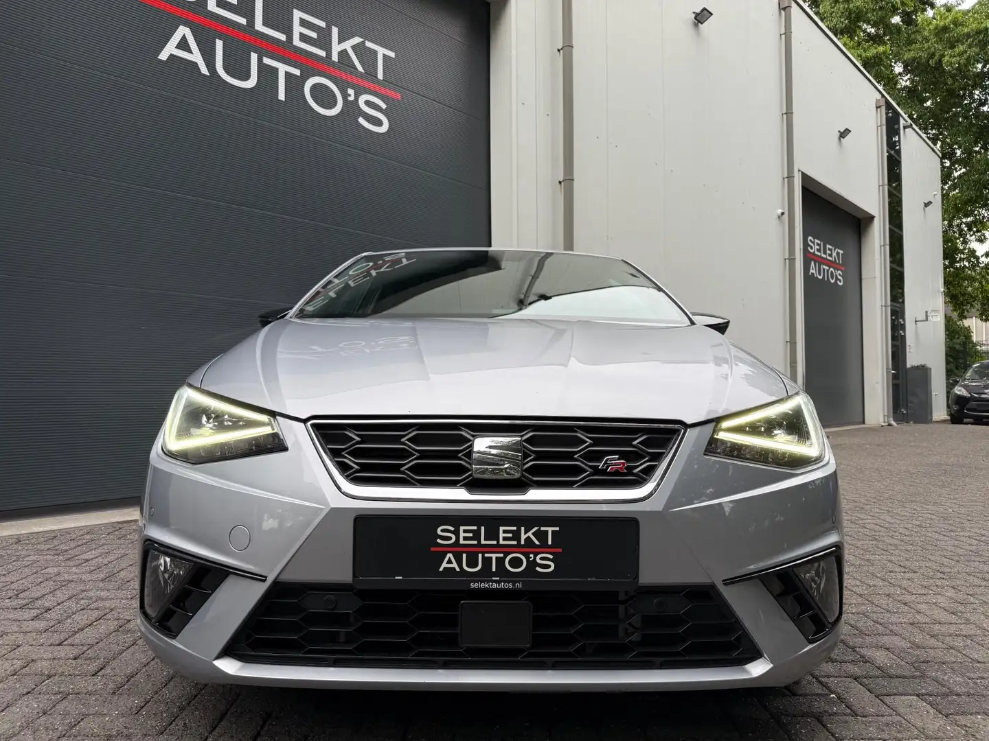 SEAT Ibiza 1.0 TSI FR DSG 116 Pk Xenon/LED/Virtual/Navigatie/ Gris - 2