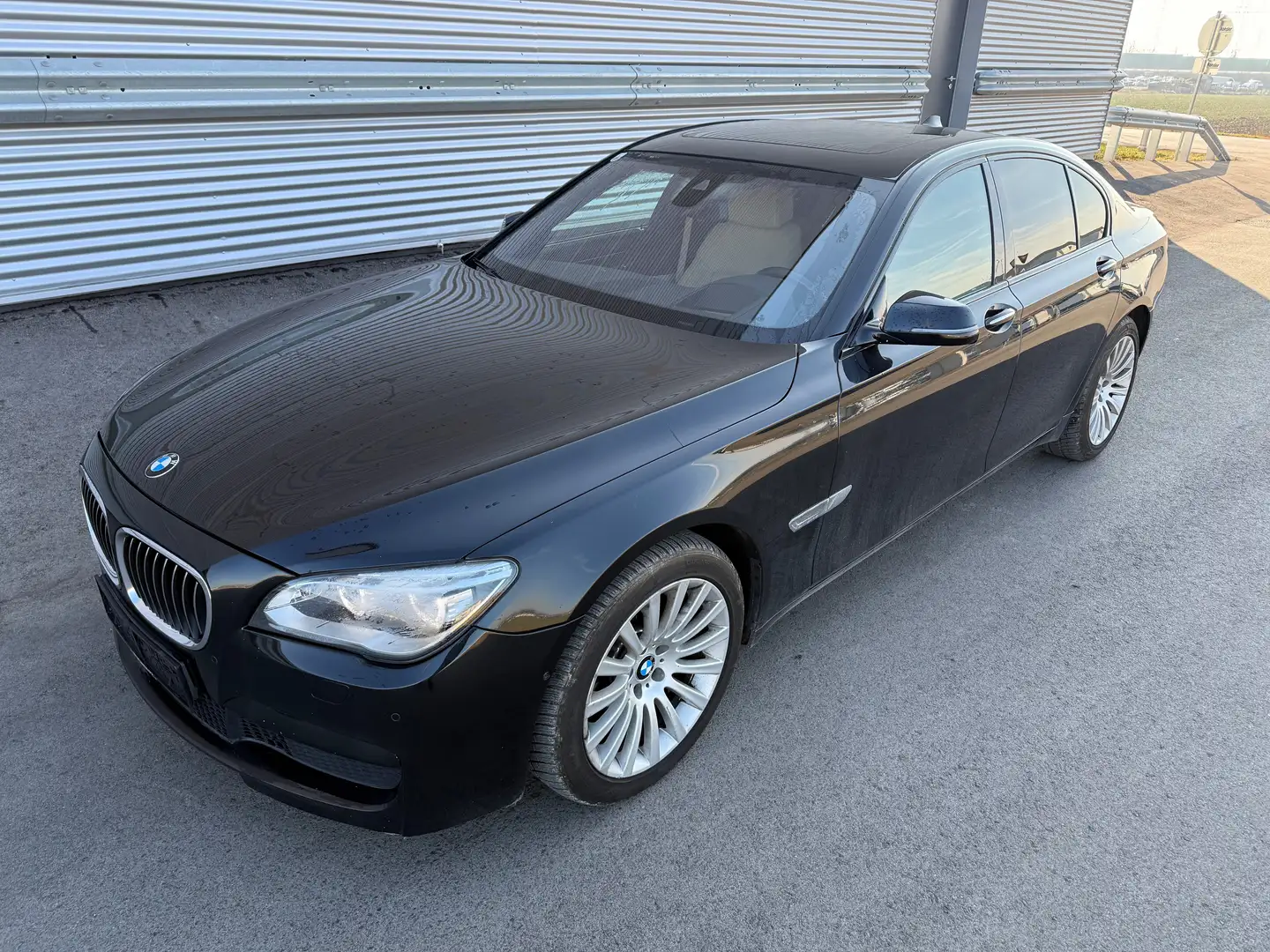 BMW 740 d xDrive M-Paket Aut. ID:135 Negru - 1