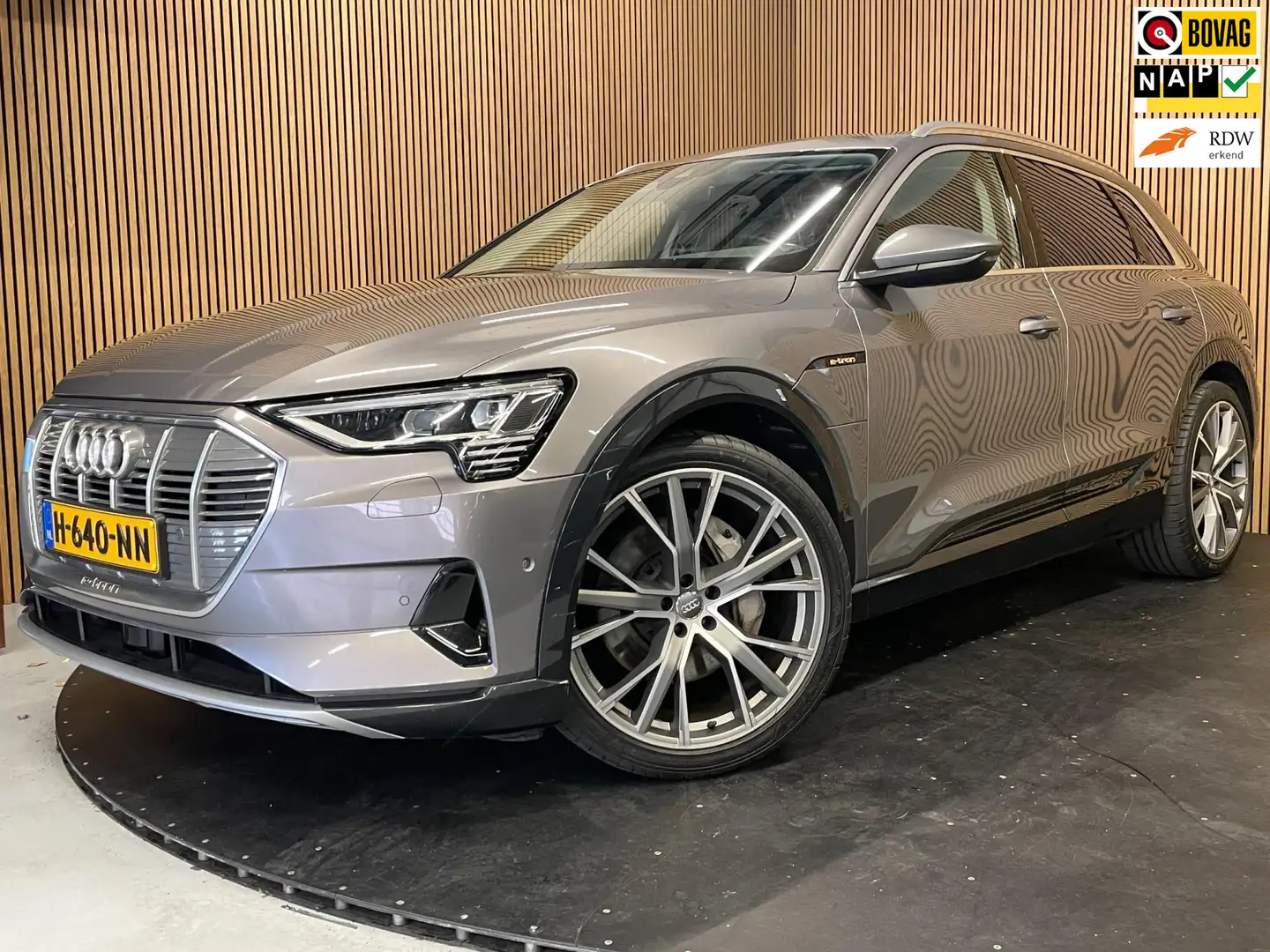 Audi e-tron 55 Quattro|GROTE ACCU|LEDER|LMV 22''|CARPLAY|CAMER Grijs - 1