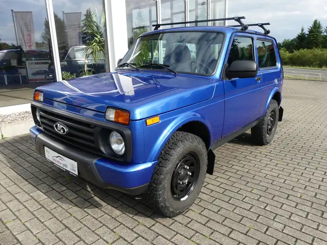 Lada Urban 4x4, AHK, Sitzheiz., Top Zustand