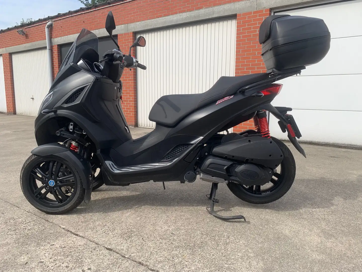 Piaggio MP3 300 SPORT Matzwart Nero - 2