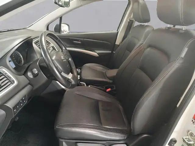Suzuki SX4 S-Cross view 10
