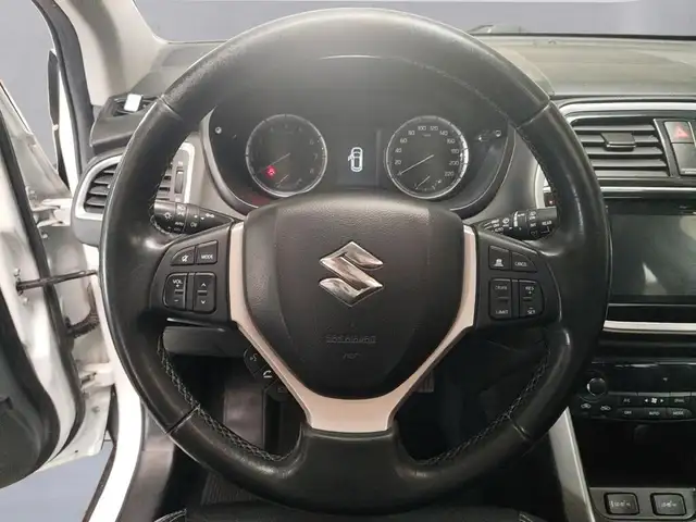 Suzuki SX4 S-Cross view 12
