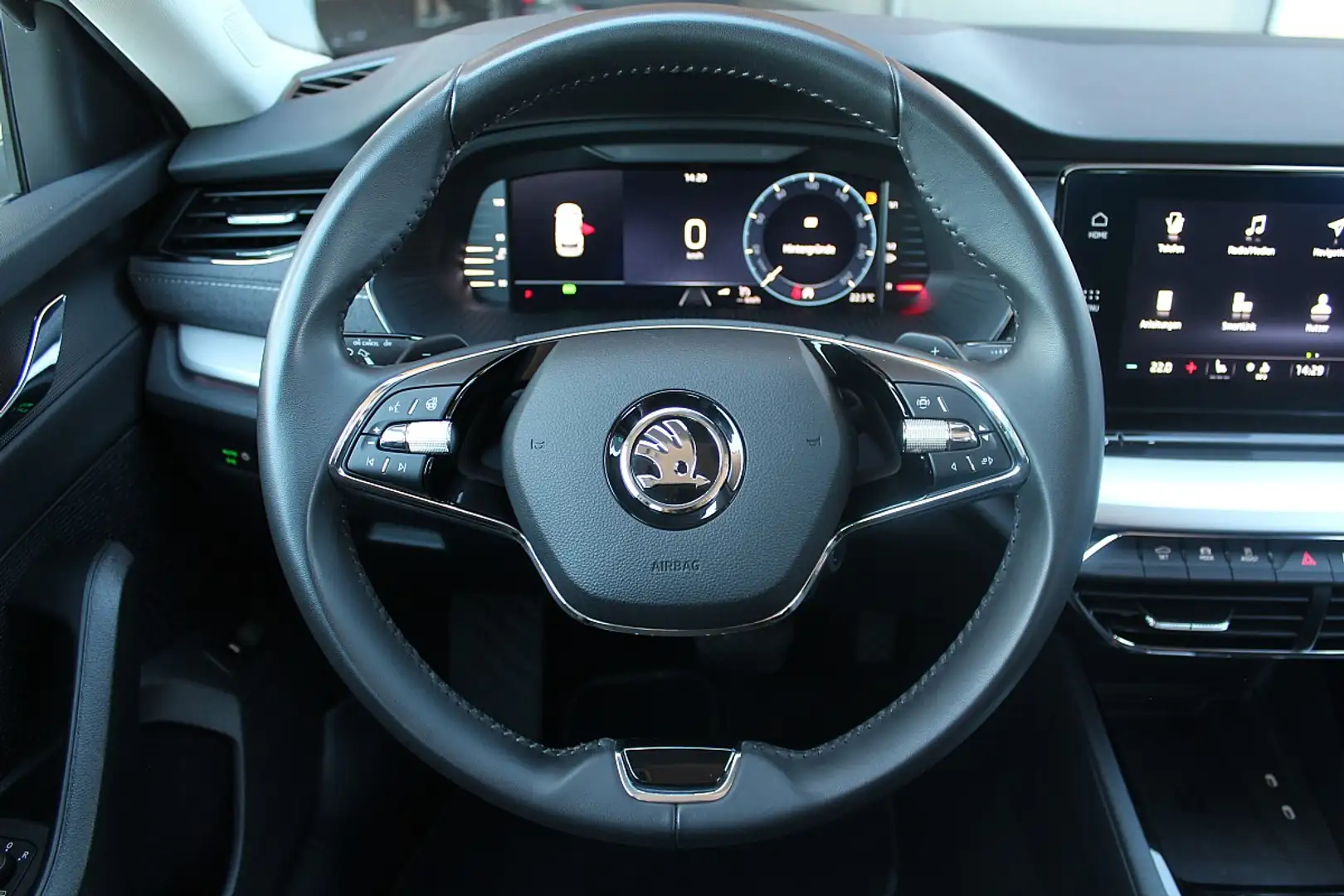 Skoda Octavia Combi 2,0 TDI Style DSG |LED |Navi |Frontscheib... Argento - 2