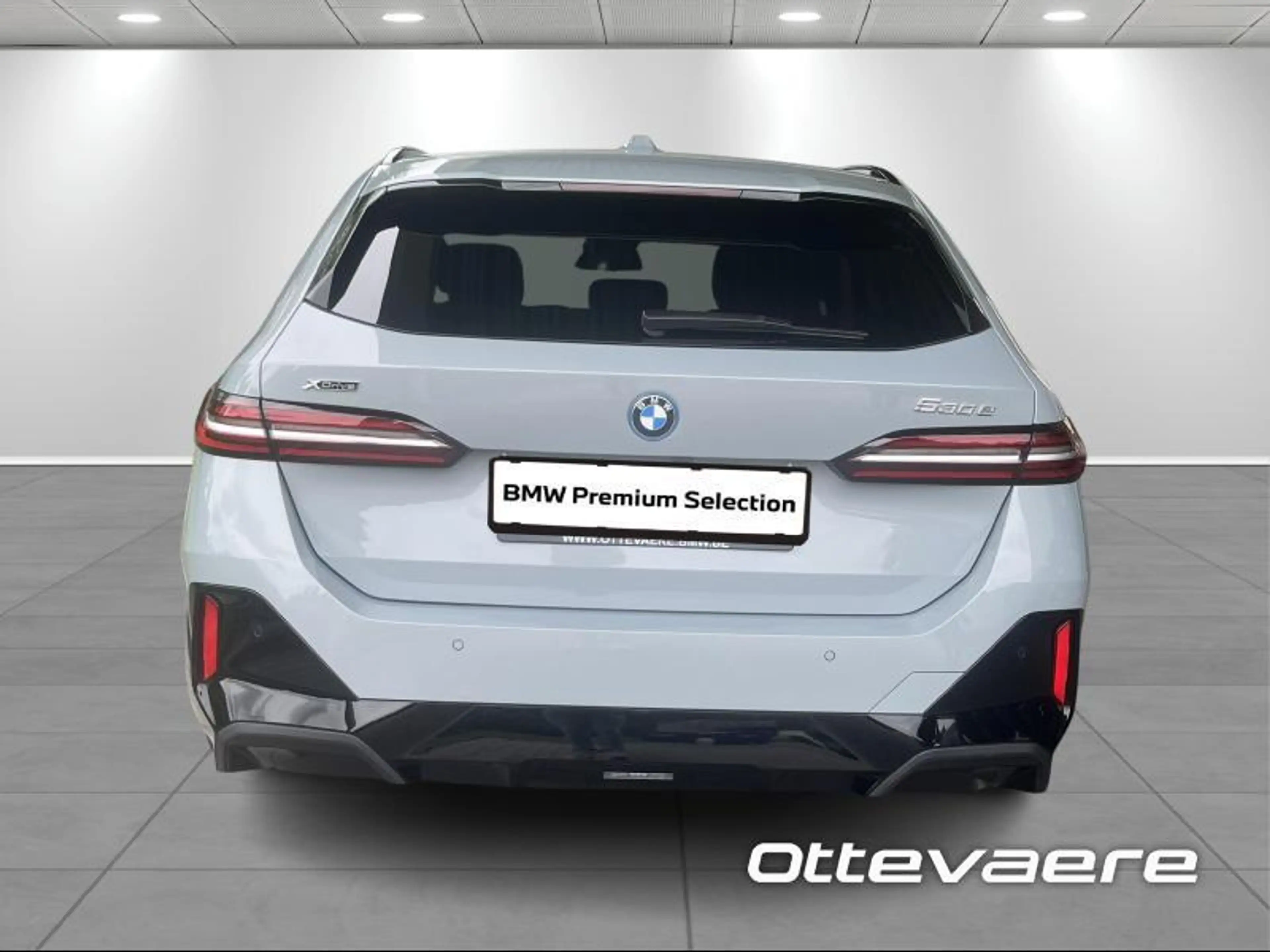 BMW 530 Touring X-Drive M-Sport — photo 9