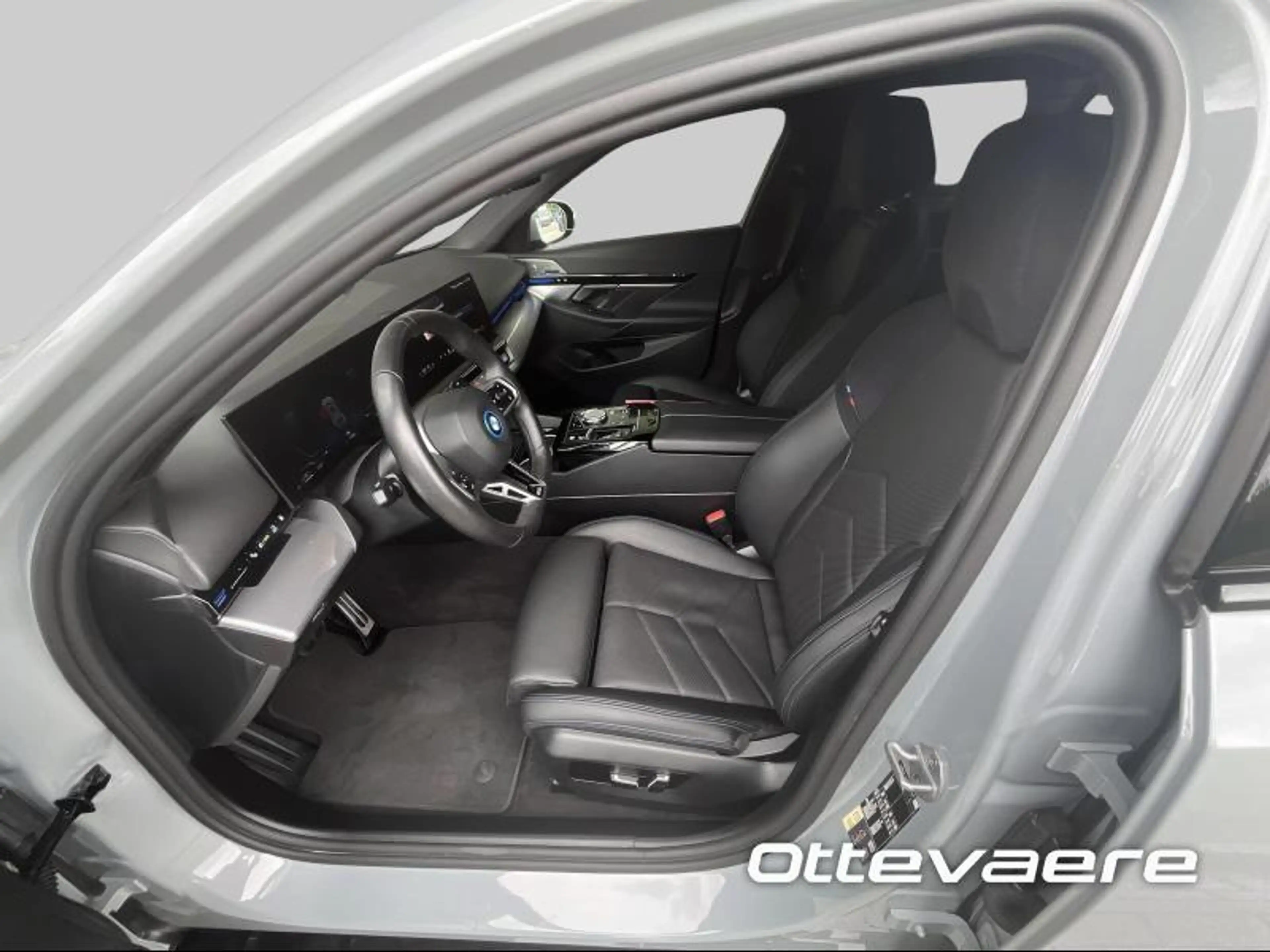 BMW 530 Touring X-Drive M-Sport — photo 4