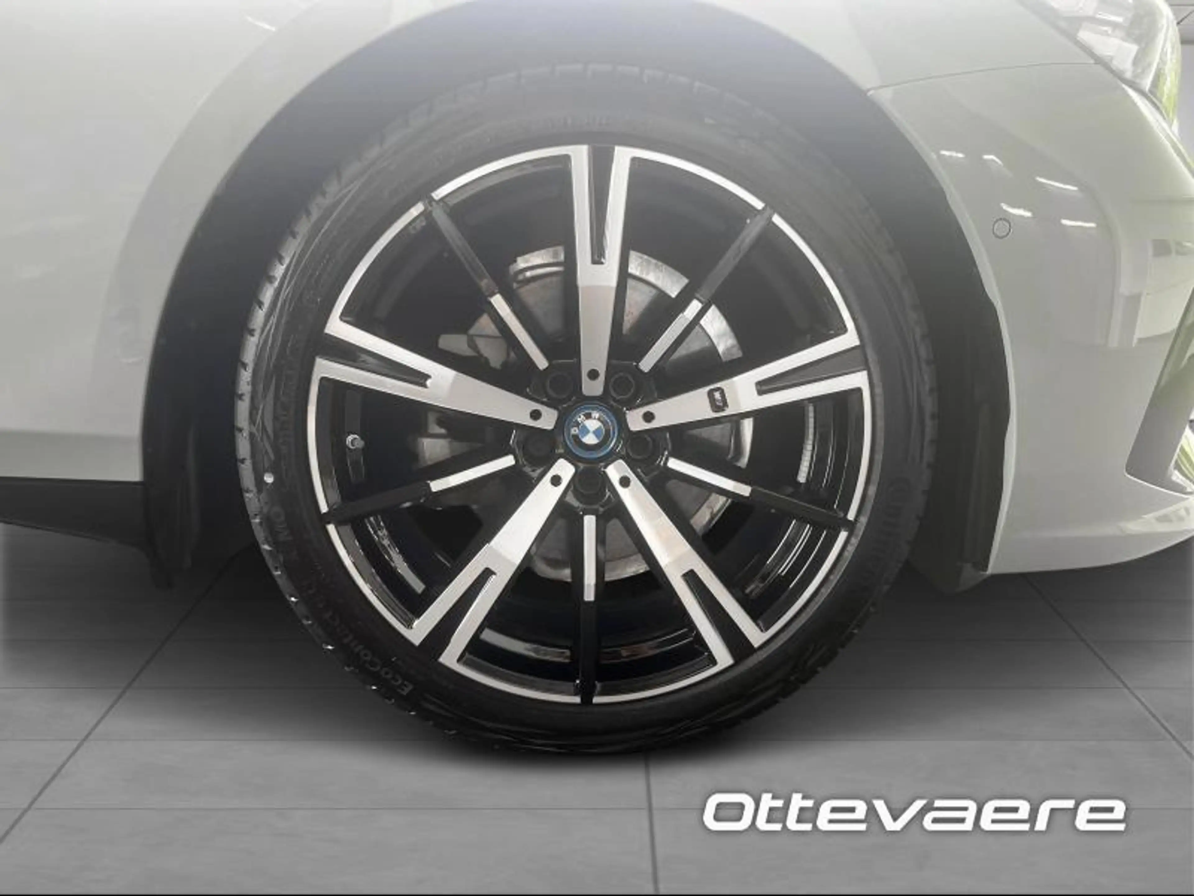 BMW 530 Touring X-Drive M-Sport — photo 5