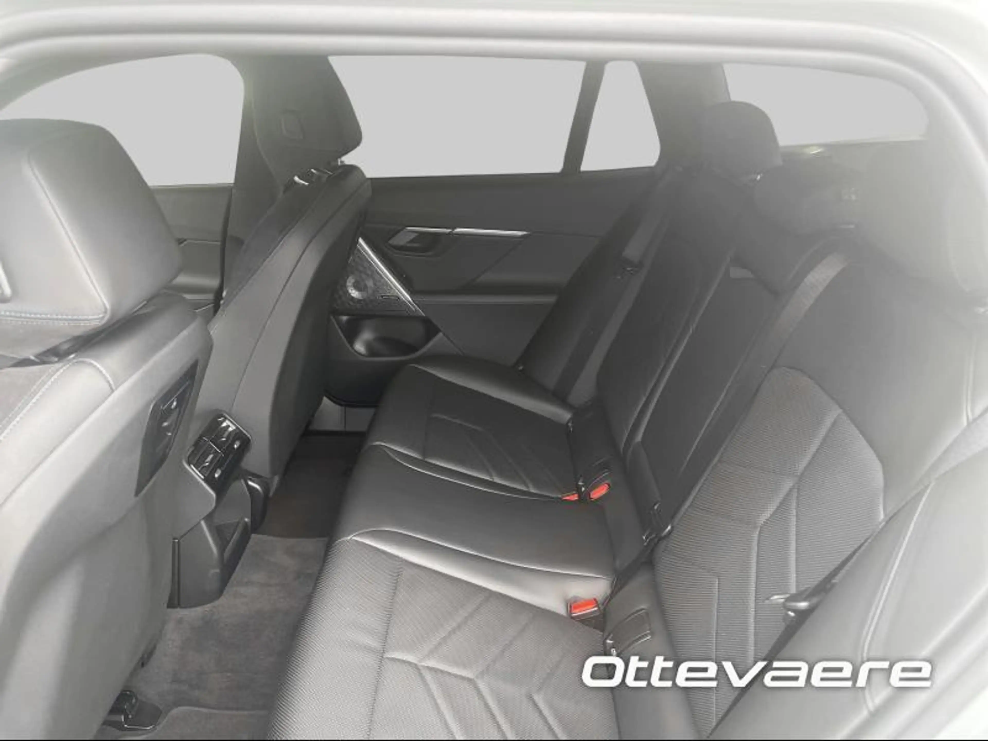 BMW 530 Touring X-Drive M-Sport — photo 7