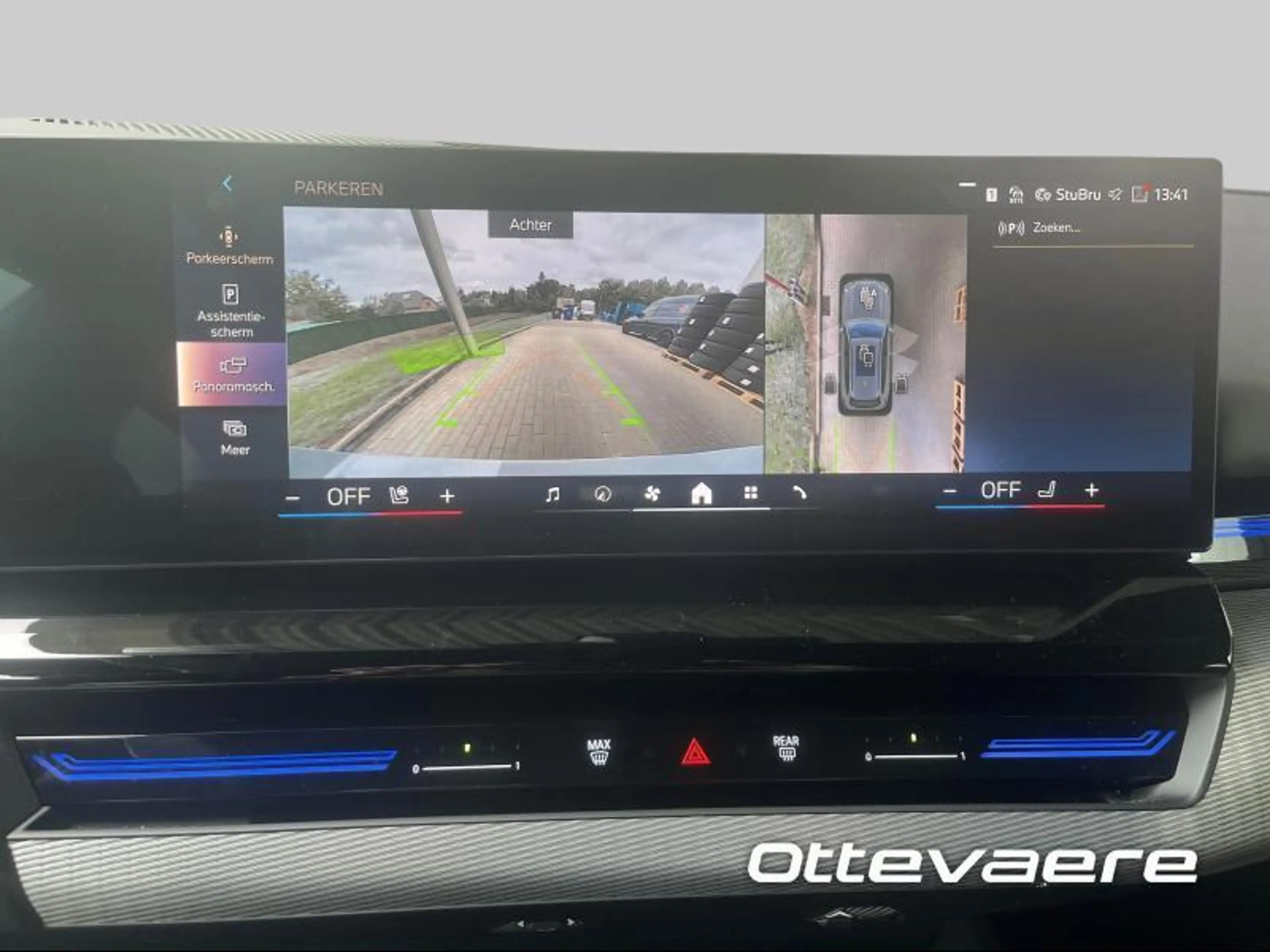 BMW 530 Touring X-Drive M-Sport — photo 13
