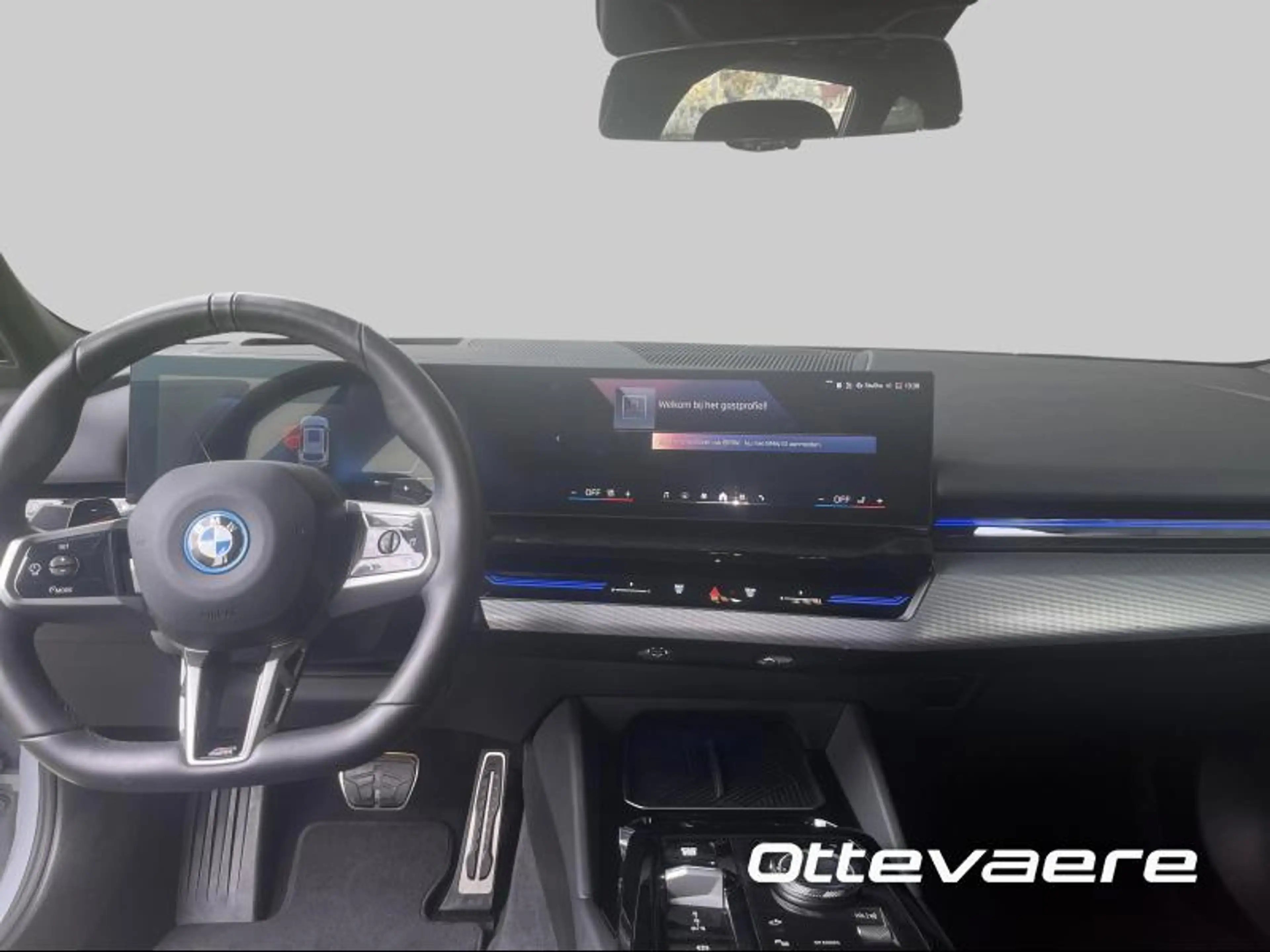 BMW 530 Touring X-Drive M-Sport — photo 6