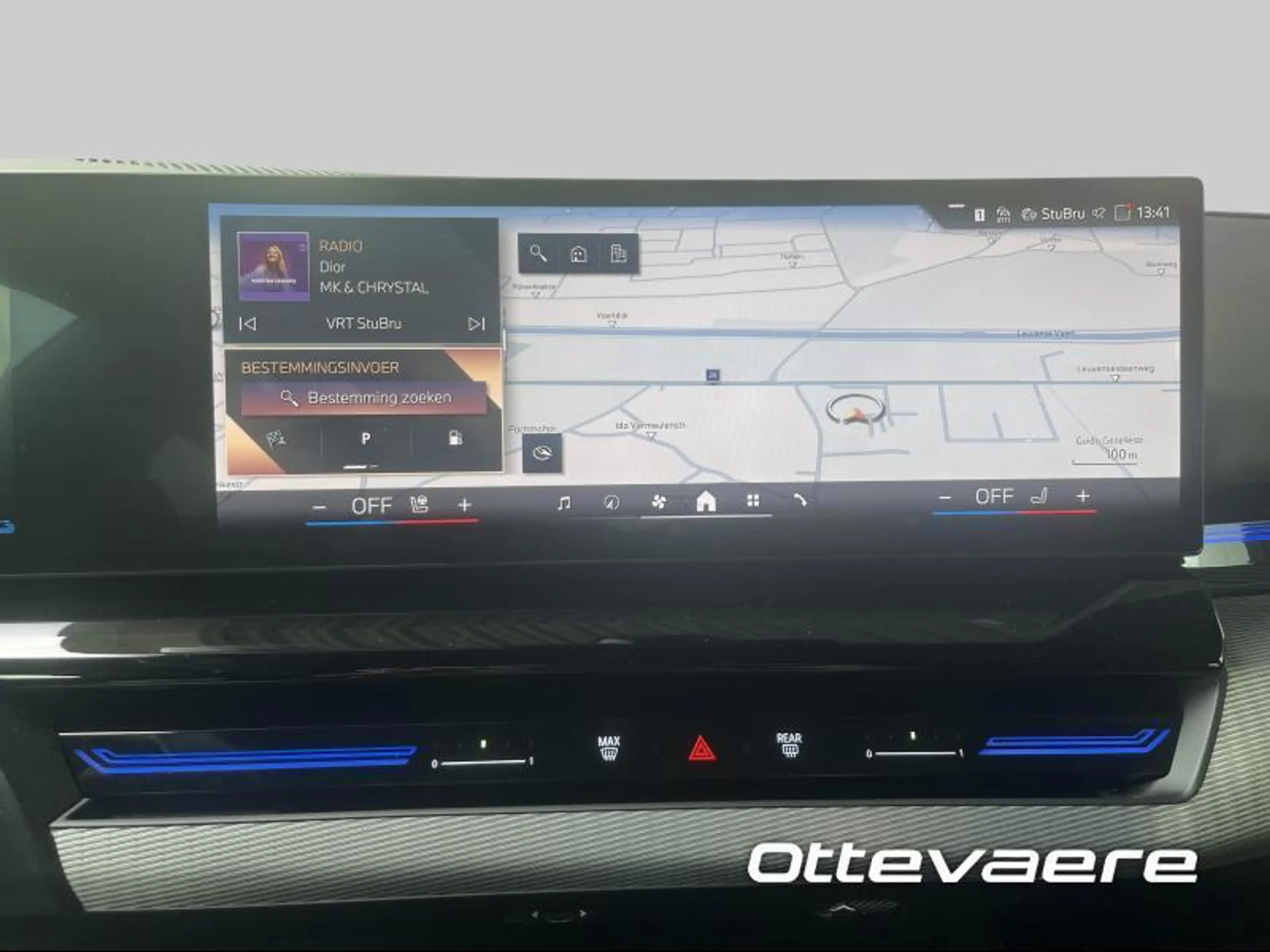 BMW 530 Touring X-Drive M-Sport — photo 12