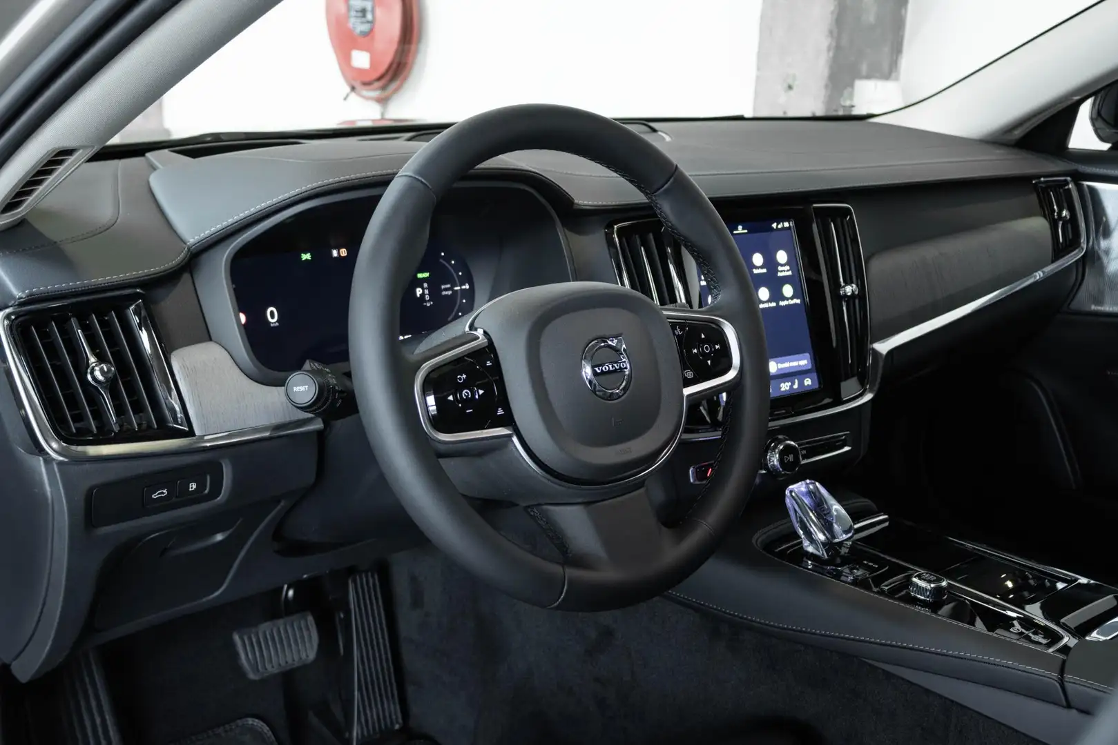 Volvo V90 2.0 T8 Plug-in hybrid AWD Ultra Executive Edition Gris - 2