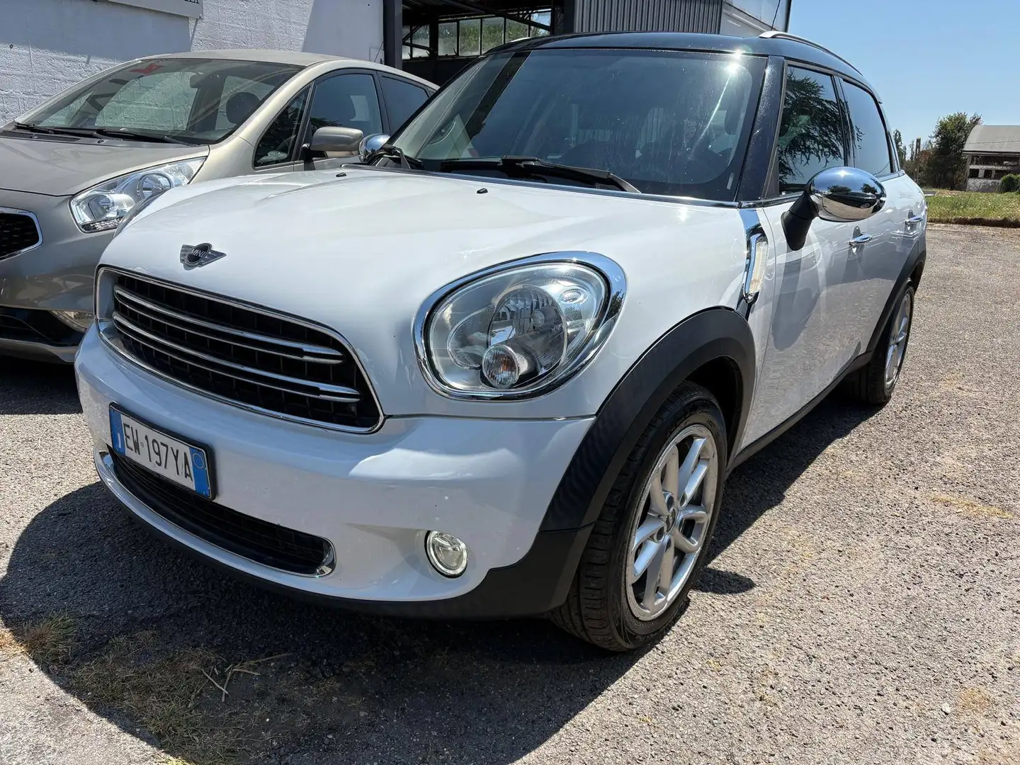 MINI Cooper D Countryman Mini Countryman R60 1.6 Business E6 Biały - 1
