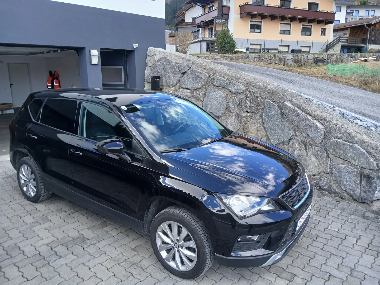 SEAT Ateca 1,6 Style TDI DSG Schwarz - 2