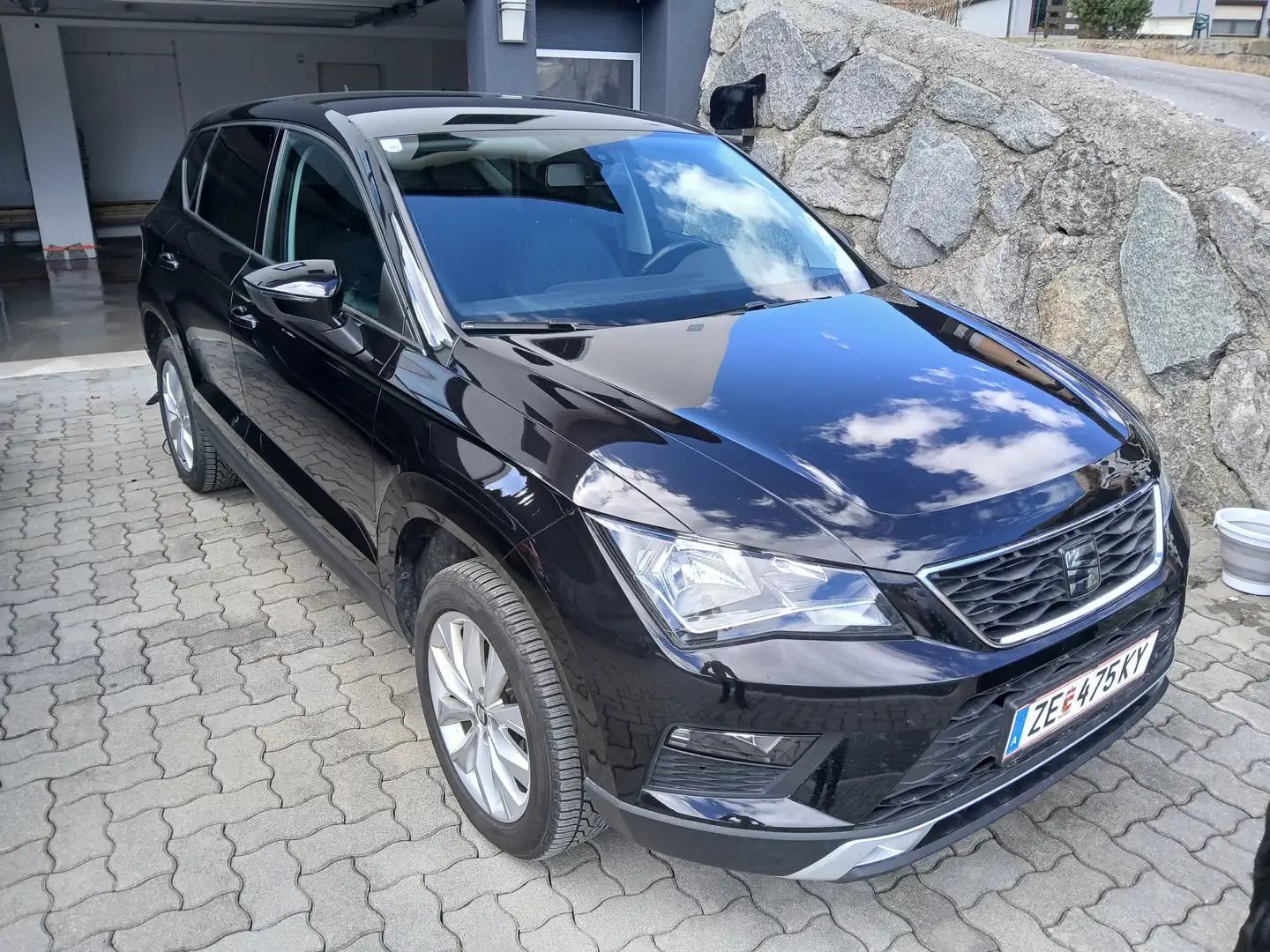 SEAT Ateca 1,6 Style TDI DSG Schwarz - 1