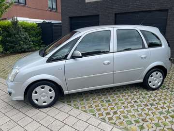 1.6 16V Easytronic Cosmo