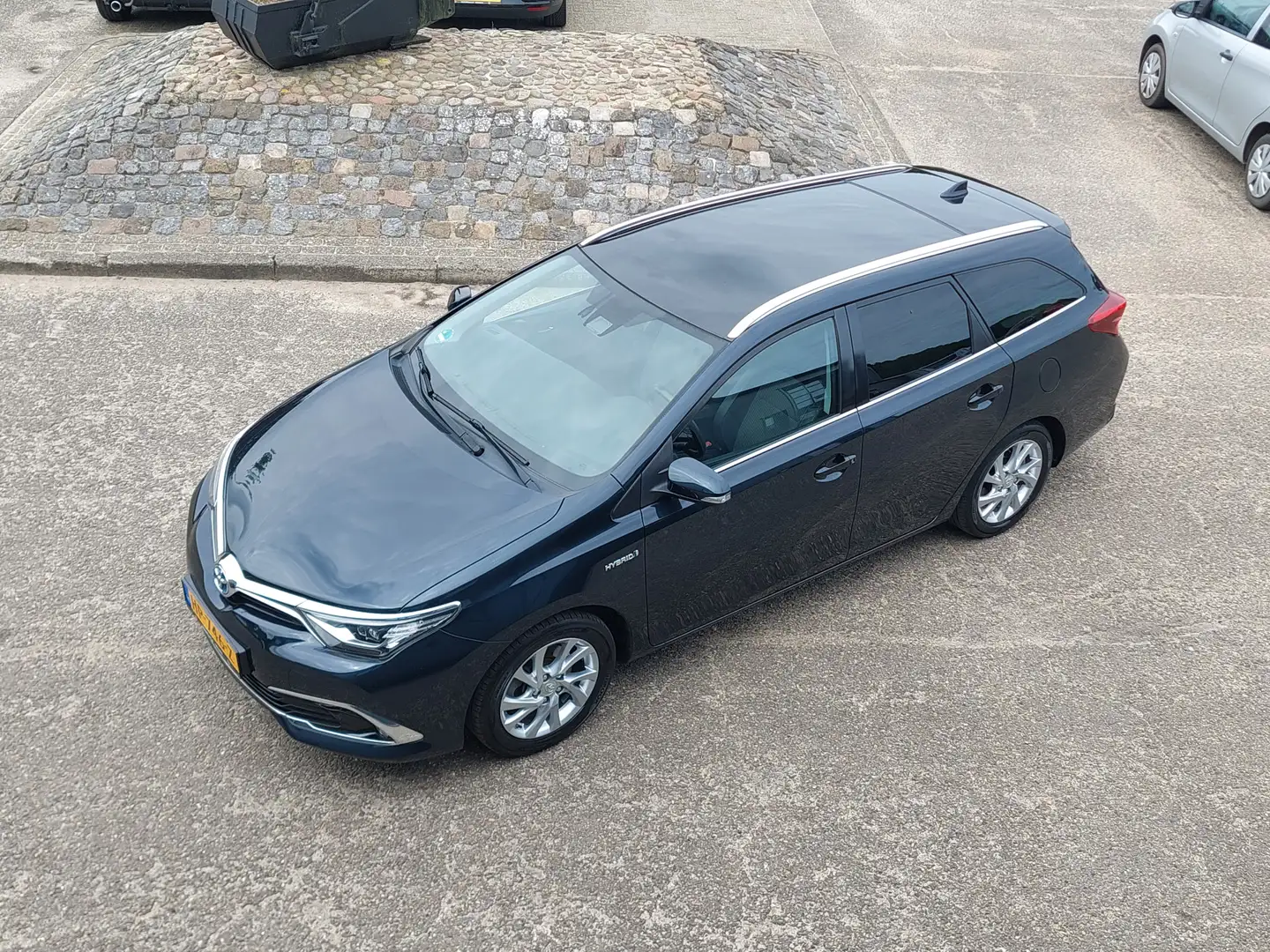 Toyota Auris Touring Sports 1.8 Hybrid Lease pro PANO DAK CAMER Grijs - 2