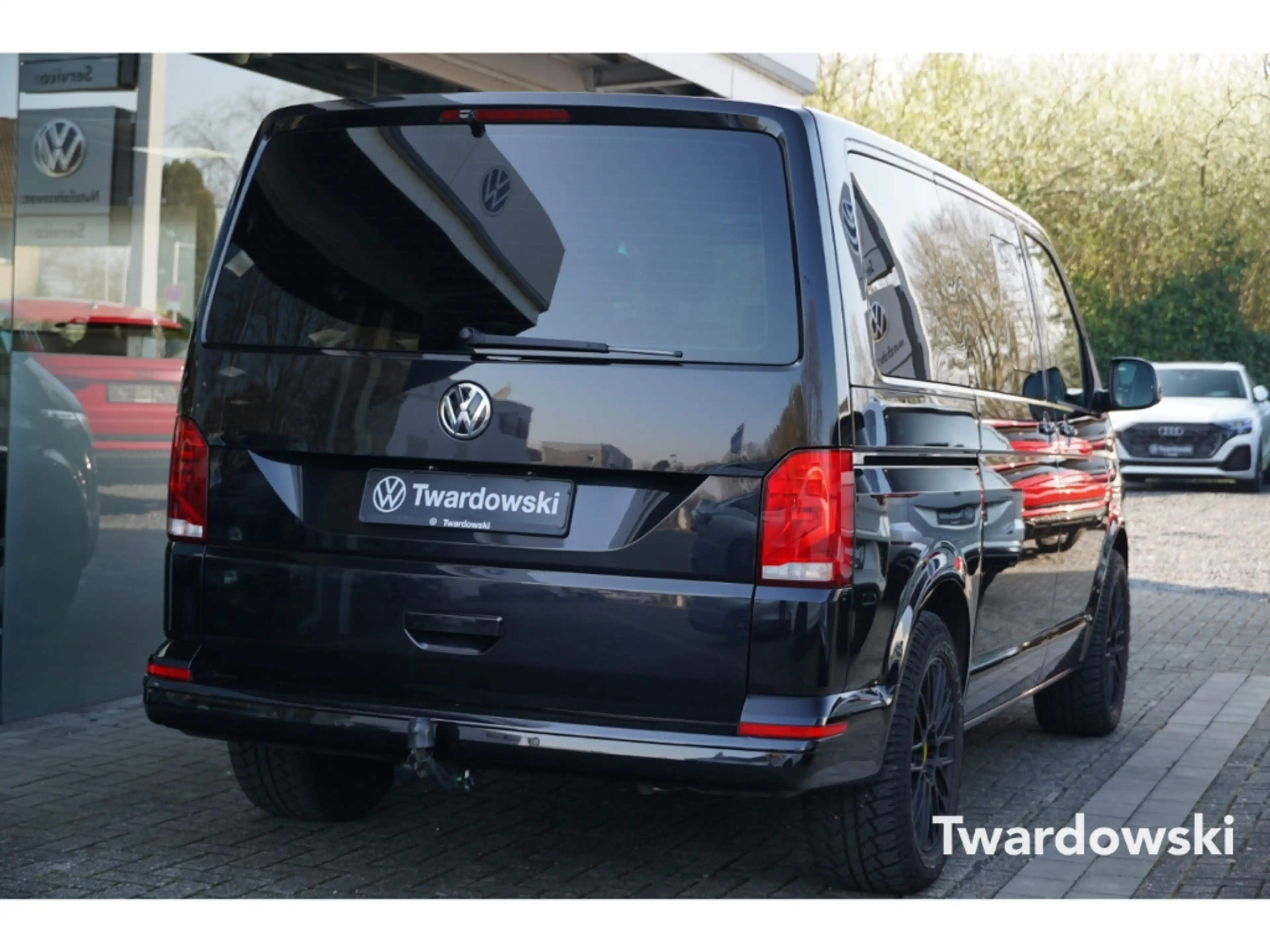 Volkswagen T6.1 Multivan 4x4 ACC AHK Leder Standheizung Kam — photo 6