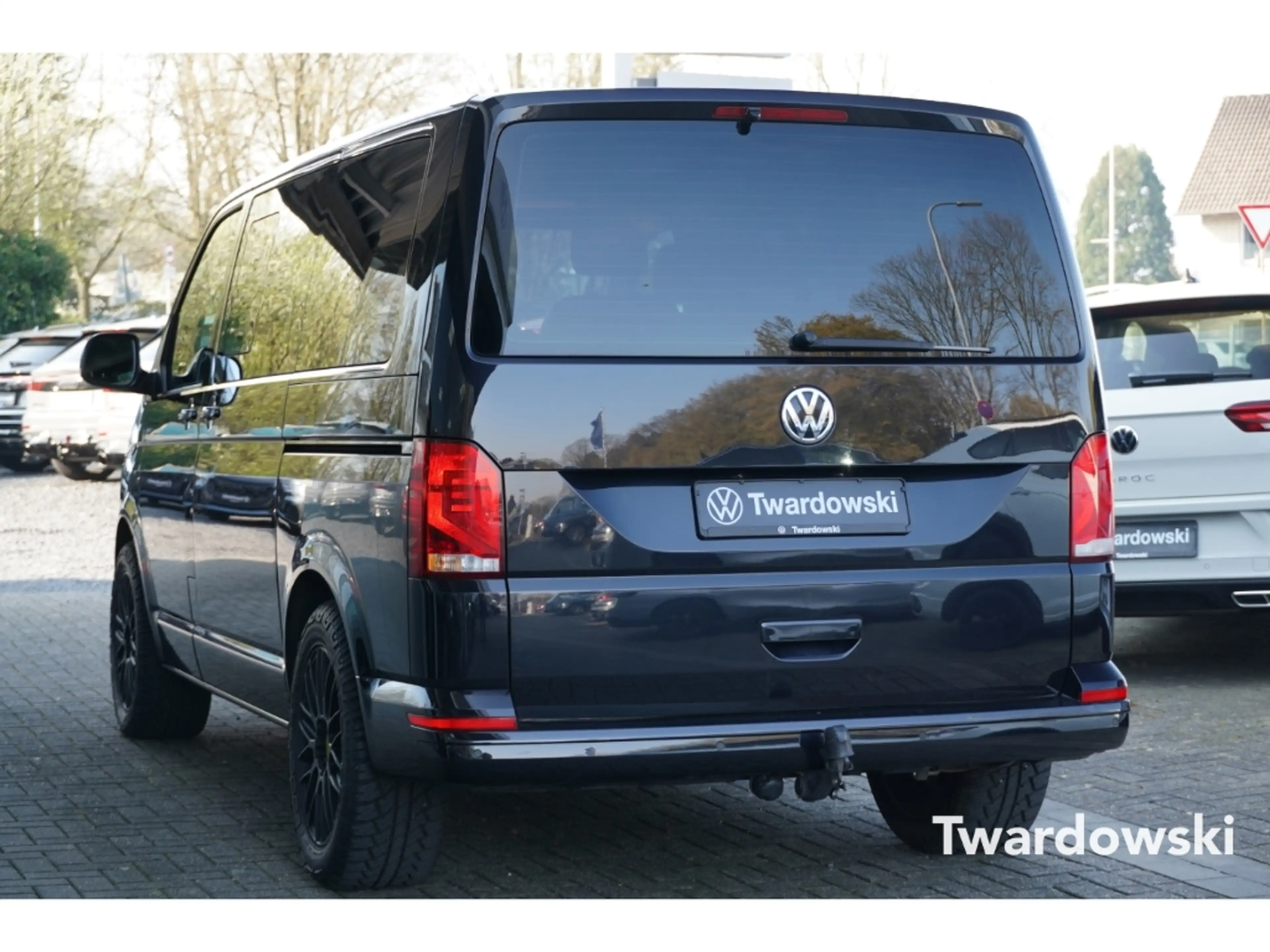 Volkswagen T6.1 Multivan 4x4 ACC AHK Leder Standheizung Kam — photo 4
