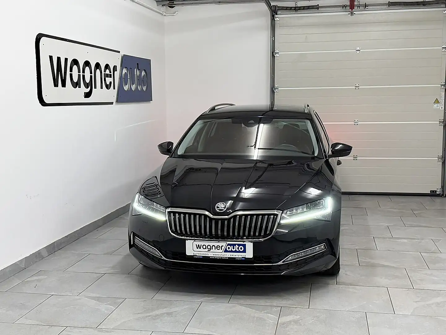 Skoda Superb Kombi 2,0 TDI Style DSG. Matrix LED/ACC/Navi/AH... Schwarz - 1