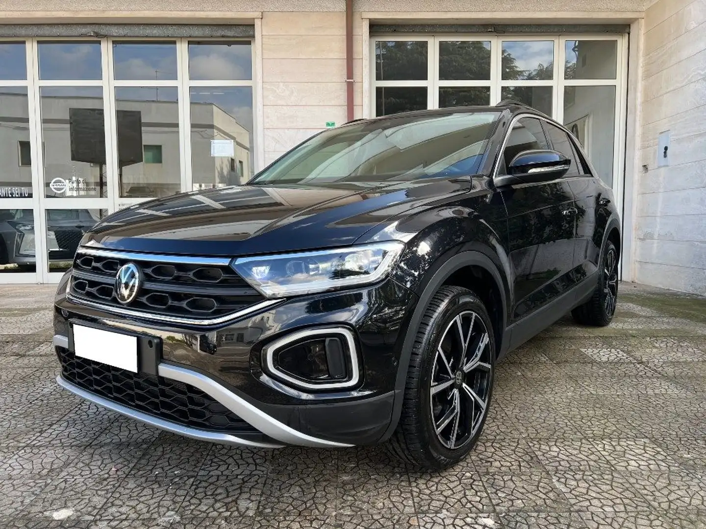 Volkswagen T-Roc 2.0 TDI SCR 150 CV DSG Nero - 2