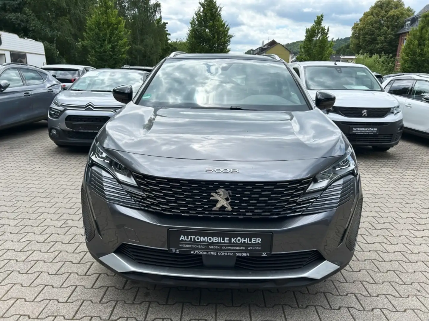 Peugeot 5008 1.2 Allure Pack 7-Sitzer AHK Navi LED ACC Gris - 2