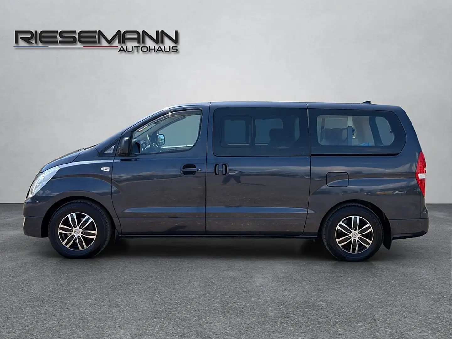 Hyundai Starex 2,5 CRDi Level 2 Aut. Blau - 2