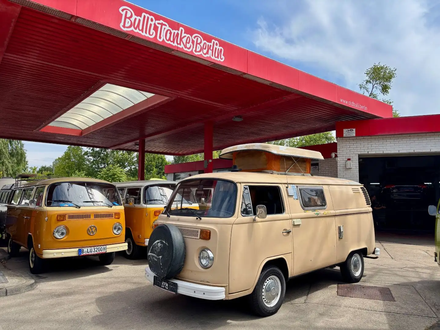 Volkswagen T2 b TÜV Neu Wohnmobil Camper Truma Heizung Bej - 1
