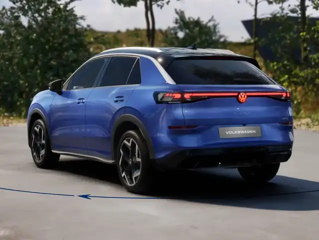 Volkswagen T-Roc view 2