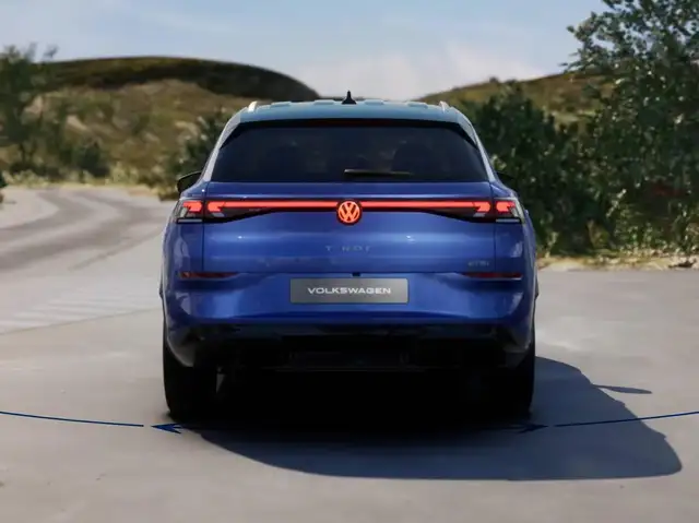 Volkswagen T-Roc view 4