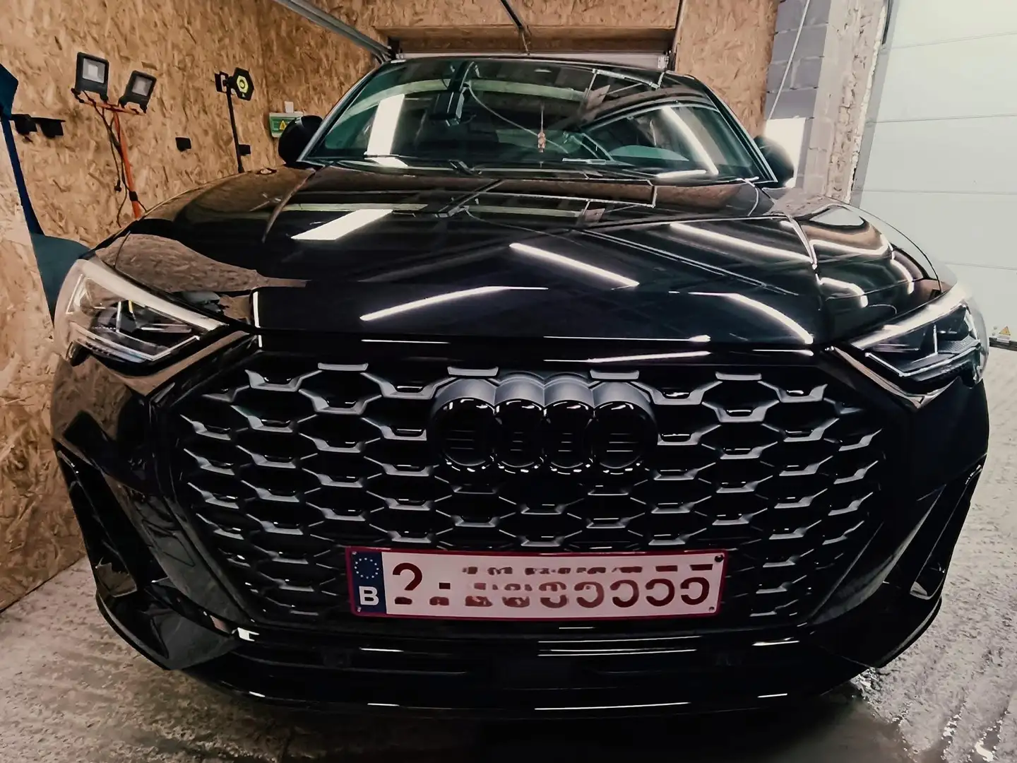 Audi Q3 Q3 Sportback 35 TDi Business Edition S line S tr Zwart - 1