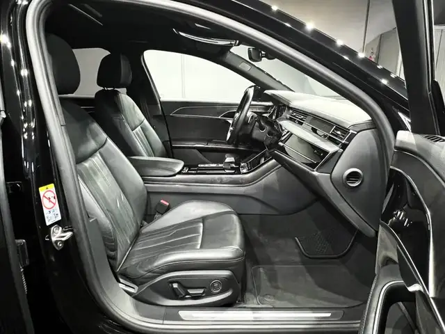Audi A8 view 12